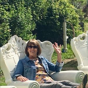 Meet your Posher, Suzanne